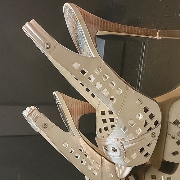 Guess shoes white leather w/ chrome buckles and studs , 8 - Picture 5 of 14